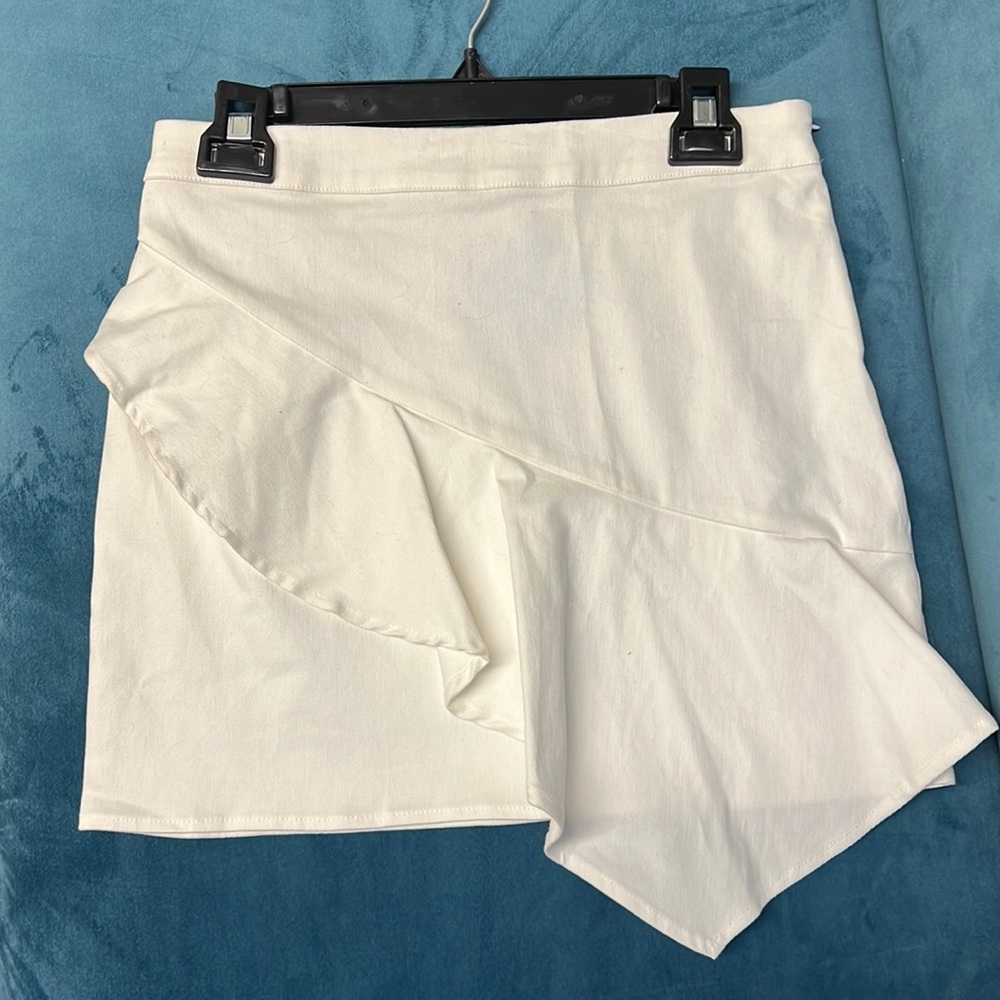 TCEC White Mini Skirt